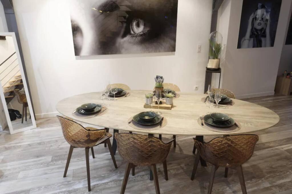 Reims Centre : Appartement Lumineux Et Atypique 46, Place D'Erlon מראה חיצוני תמונה